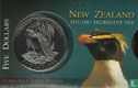 Neuseeland 5 Dollar 2005 (Coincard) "Fiordland crested penguin" - Bild 1