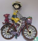 Dame op fiets - Image 1