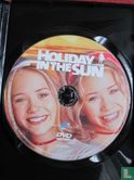 Holiday in the sun - Image 3
