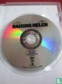 Raising Helen - Afbeelding 3