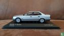 BMW 5-Series - Image 2