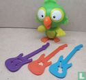 Groene papegaai met gitaren - Afbeelding 1