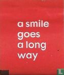 a smile goes a long way - Afbeelding 1