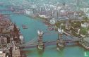 Arial View of Tower Bridge and the City of London - Afbeelding 1
