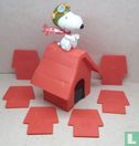Snoopy in the doghouse - Image 1
