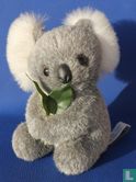 Koala met Eucalyptusbladeren - Afbeelding 1