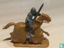 Ridder te paard met zwaard en schild  - Afbeelding 1