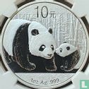 China 10 Yuan 2011 (ungefärbte) "Panda" - Bild 2
