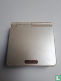 Game Boy Advance SP: Famicom Edition  - Bild 2