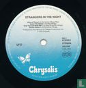 Strangers in the night - Afbeelding 3