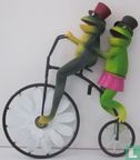 wind bike with frogs on it - Image 1