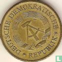 DDR 20 Pfennig 1973 - Bild 2