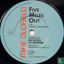 Five Miles Out - Afbeelding 3