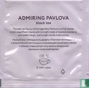 Admiring Pavlova - Afbeelding 2