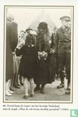 Overal langs de wegen van het bevrijde Nederland staat de jeugd: "Waar ik ook kwam dezelfde geestdrift" (1945) - Image 1