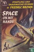 Space on my Hands - Afbeelding 1