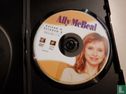 Ally McBeal - L'intégrale - Saison 4 - Episodes 1 à 4 - Afbeelding 3
