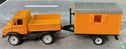 Unimog U1500 with construction trailer - Afbeelding 1