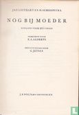 Nog bij moeder