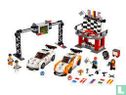 Lego 75912 Porsche 911 GT Finish Line - Image 3