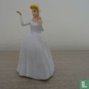 Aschenputtel im weißen Hochzeitskleid - Bild 1