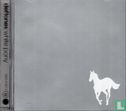 White Pony - Afbeelding 1
