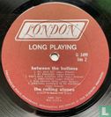 Between the Buttons - Afbeelding 4