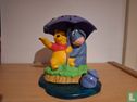 Winnie the Pooh und I-Ah unter dem Regenschirm - Bild 1
