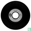 Kiss - Image 4