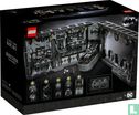 Lego 76252 Batcave - shadowbox - Image 2