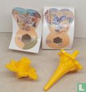 Yellow spinning top - Image 1