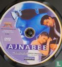 Ajnabee - Image 3