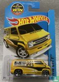 Custom '77 Dodge Van 'MOONEYES'