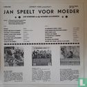 Jan speelt voor moeder