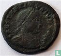 Empire romain Héraclée AE3 Kleinfollis de l'empereur Constantin II 327-329 AD. - Image 2