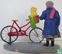 de bicyclette en plastique avec grand-mère il ya - Image 2