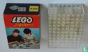 Lego 520-2 2 x 2 Plates (cardboard box version) - Image 1