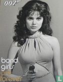 Madeline Smith as Miss Caruso - Afbeelding 1