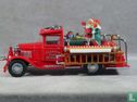 Ford AA Fire Engine with presents - Afbeelding 2
