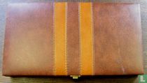 Backgammon in grote koffer