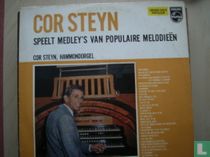 Speelt medley's van populaire melodieen