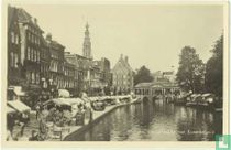 Leidse Markt met Korenbeurs