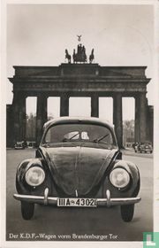 Der K.D.F.-Wagen vorm Brandenburger Tor