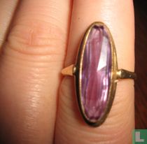 Gouden ring met natuurlijke alexandriet