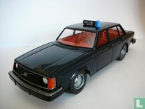 Volvo 244 DL Poliisi