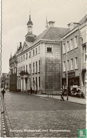 Kampen, Oudestraat met Gemeentehuis