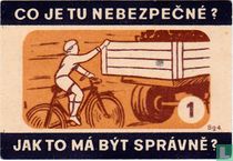 "Fietser aan vrachtwagen"