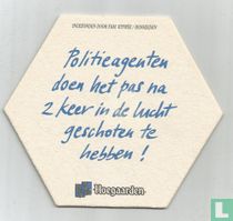 Politieagenten doen het pas na 2 keer in de lucht geschoten te hebben !