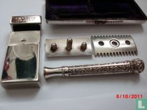 GILLETTE 'pocket edition' antique shaver
