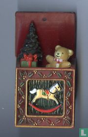 Weihnachtsbox mit Bär